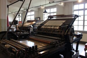 non-instructional hardware, lathe